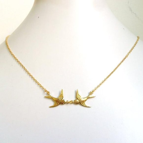 Anthropologie Jewelry - ✨Lovely birds Necklace ✨
